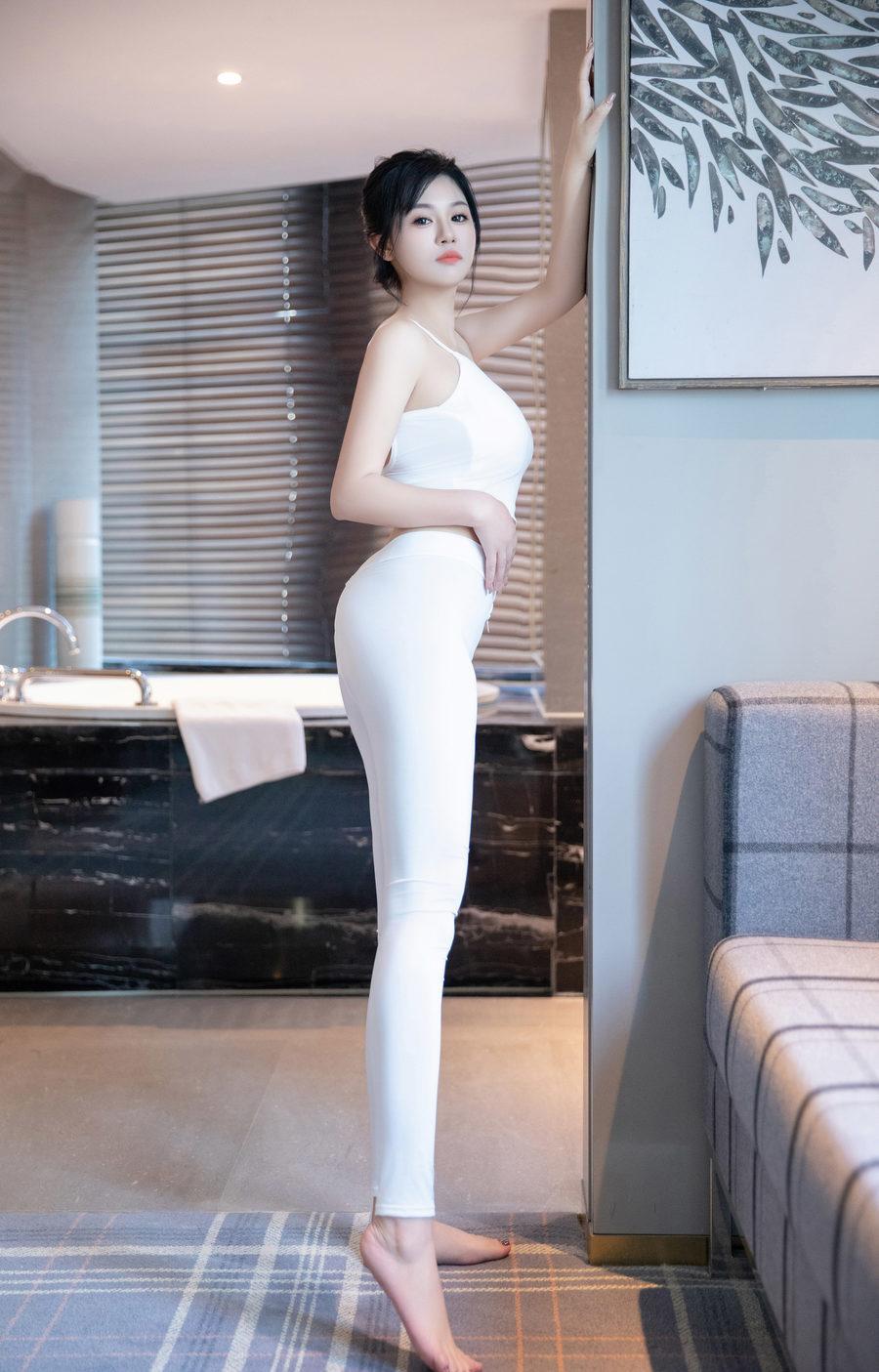 [XiuRen秀人网] 2024.05.21 No.8575 金小依 [75+1P]