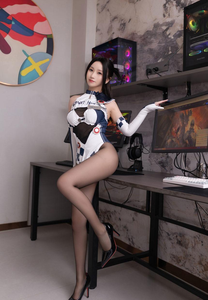 [XiuRen秀人网] 2025.09.03 No.10723 杏子Yada [72+1P]