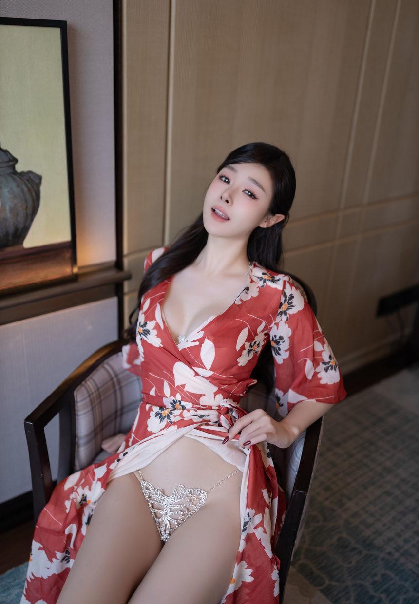 [XiuRen秀人网] 2024.10.11 No.9270 小逗逗 [80+1P]