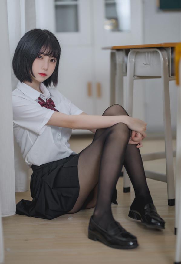 许岚LAN – NO.001 教室jk黑丝[40P/425MB]