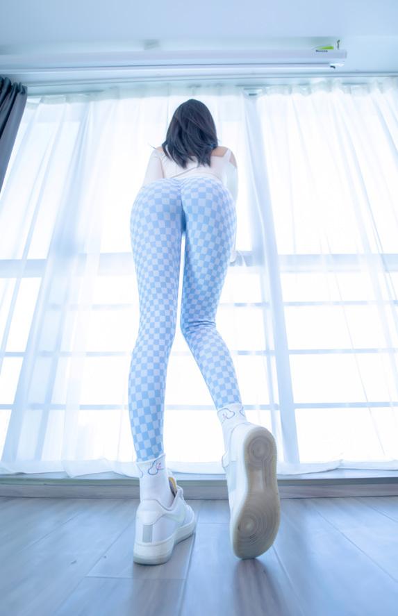 神楽坂真冬 – NO.95 蓝白格[75P/172MB]