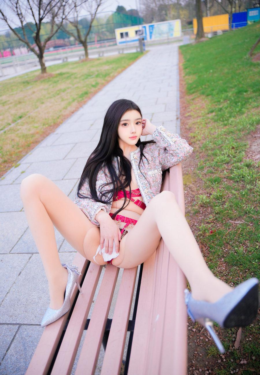 [XiuRen秀人网] 2024.05.06 No.8489 龙雪儿 [49+1P]