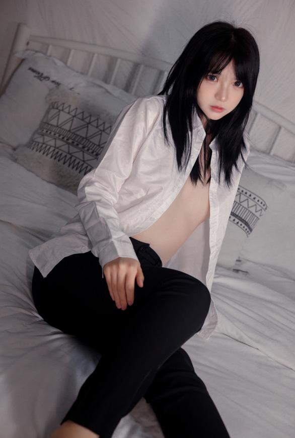 疯猫ss – NO.129 裤里丝[40P/662MB]