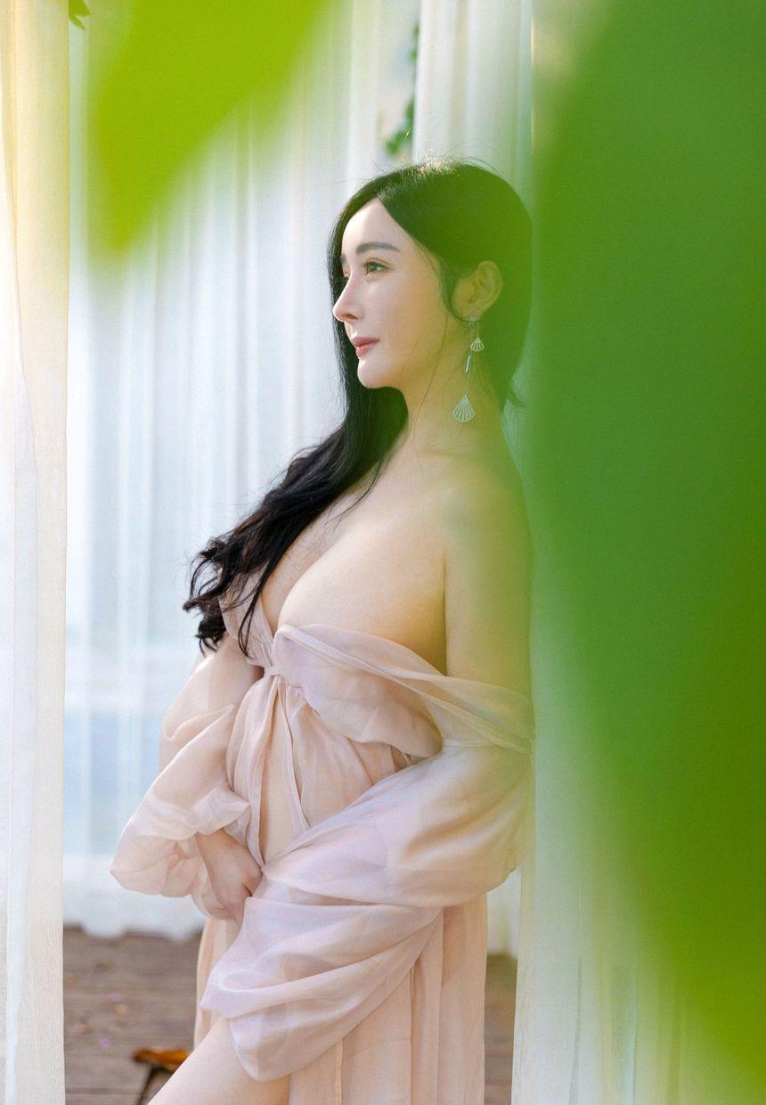 [YOUMI尤蜜荟] 2021.04.19 VOL.631 允爾 [76+1P]