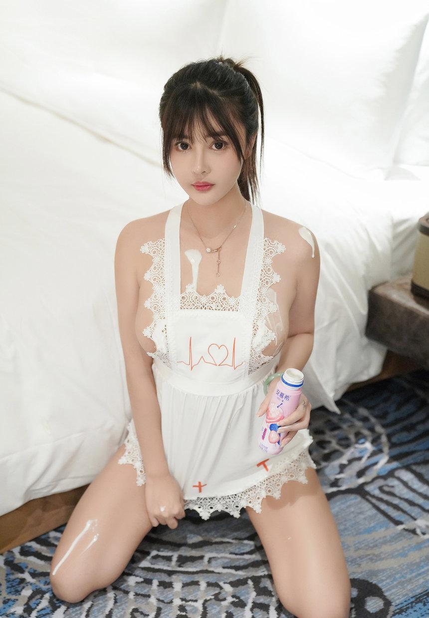 [XiuRen秀人网] 2021.04.14 No.3302 萌奈子  [40+1P]