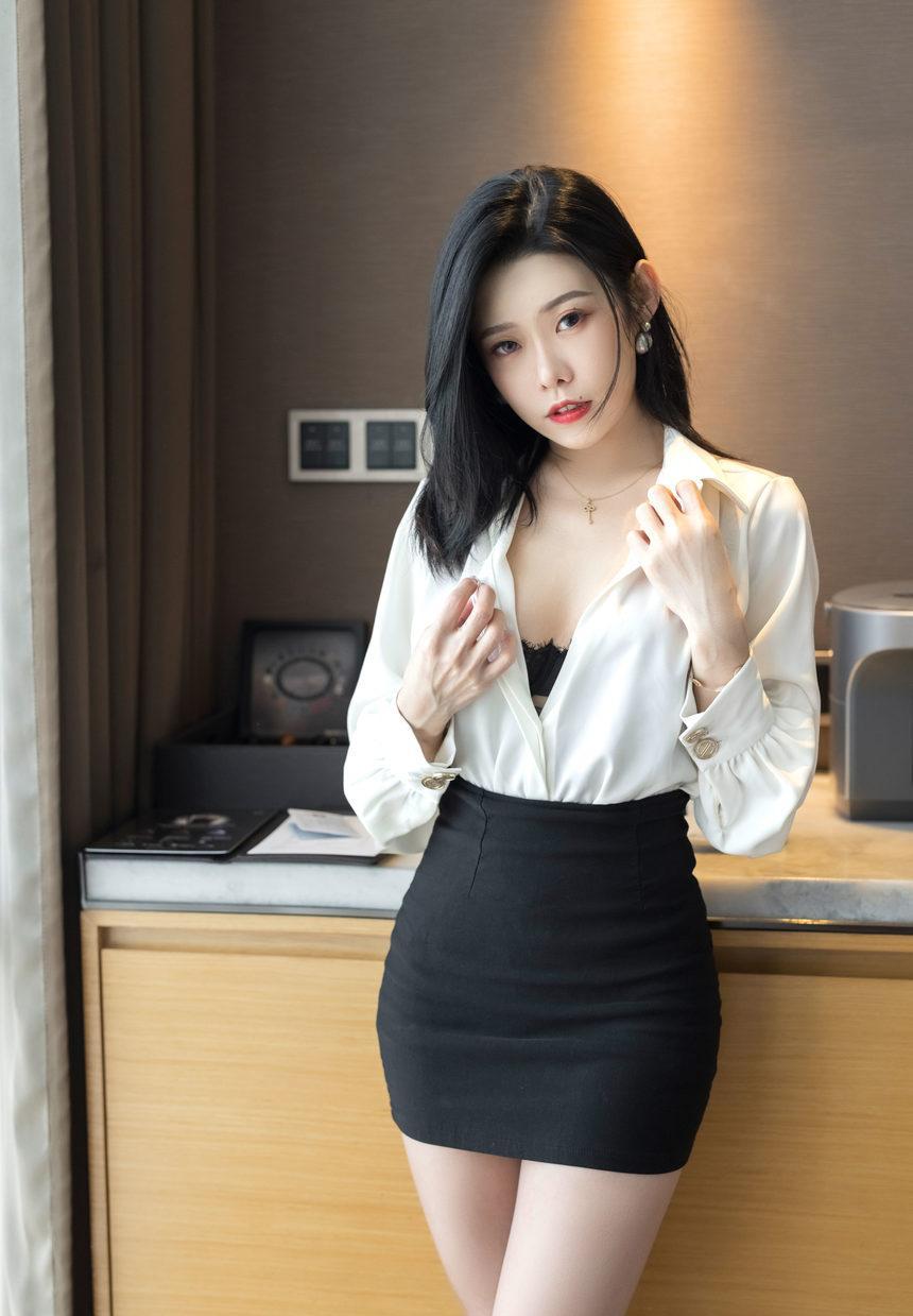 [XiuRen秀人网] 2024.10.23 No.9329 luvian本能 [42+1P]