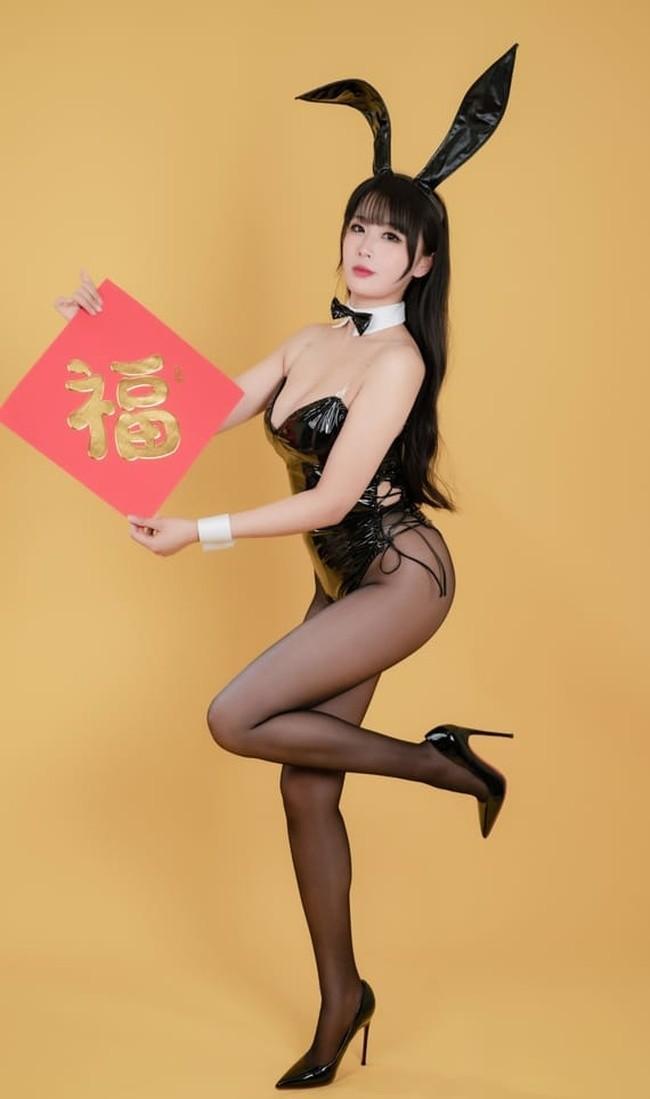 轩萧学姐 NO.042 新春福兔 黑兔女郎 [20P-45M]