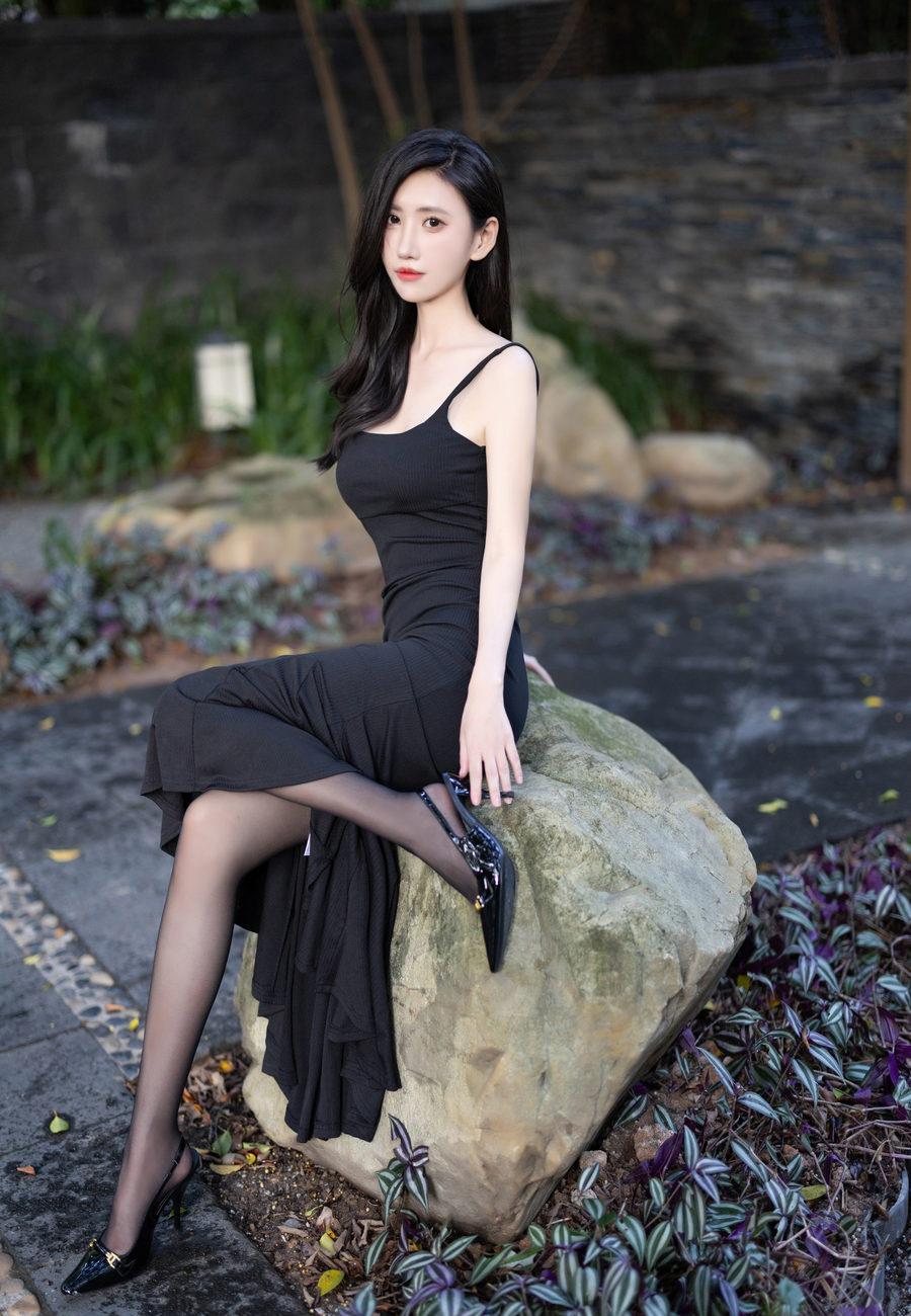 [XiuRen秀人网] 2023.12.19 No.7830 章芃芃 [80+1P]