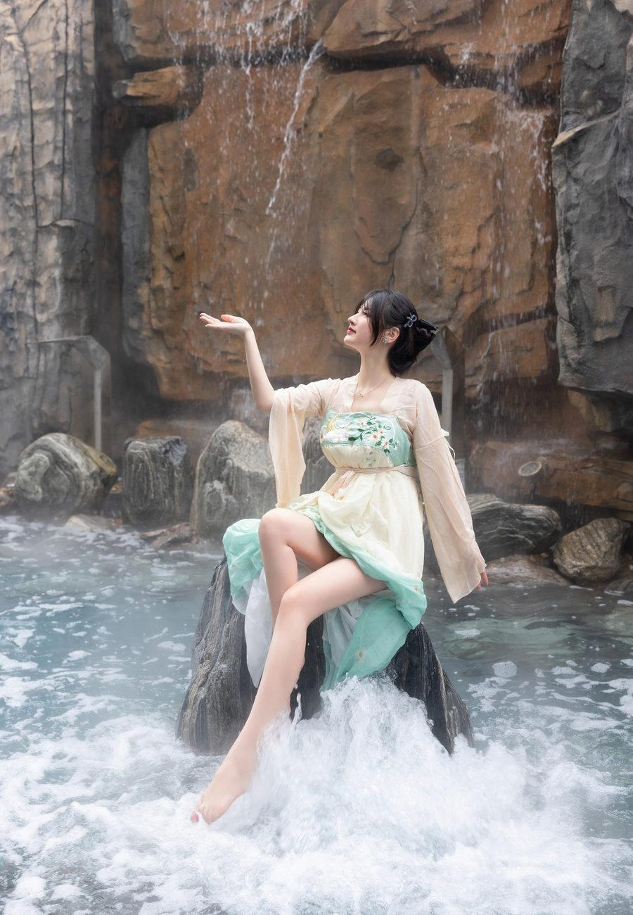 [XiuRen秀人网] 2024.02.22 No.8128 诗诗kiki [82+1P]