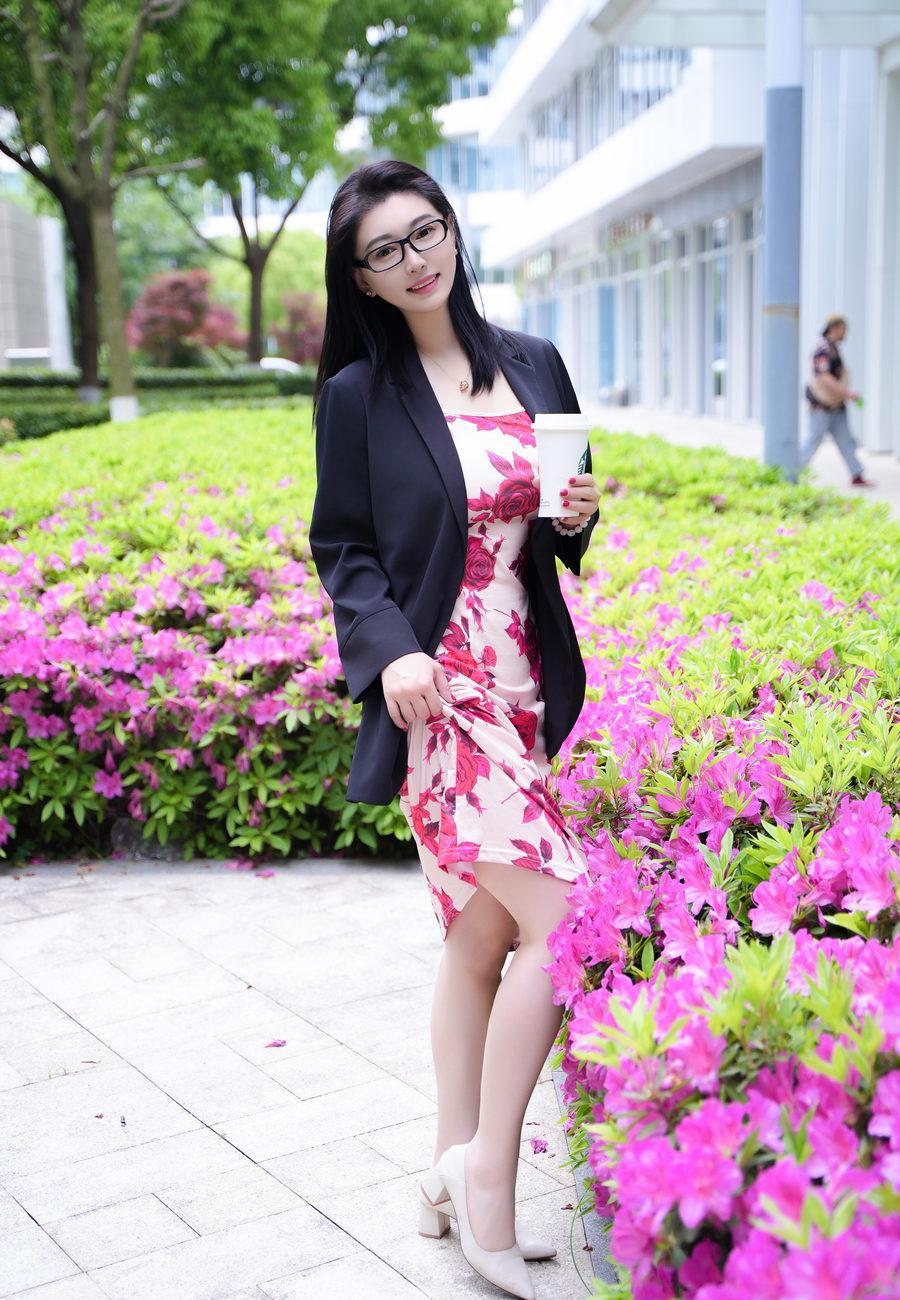 [XiuRen秀人网] 2024.04.29 No.8468 雅茹老师 [79+1P]