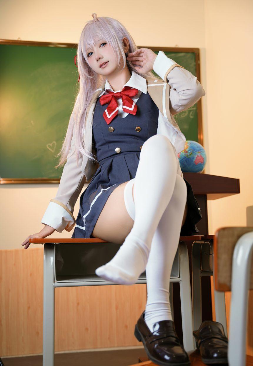 喜欢爱理吗-不时以俄语轻声遮羞的邻座艾莉同学[30P-135MB]