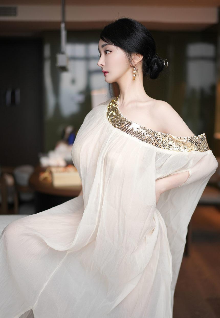 [YOUMI尤蜜荟] 2025.04.25 VOL.1132 允爾 [62+1P]