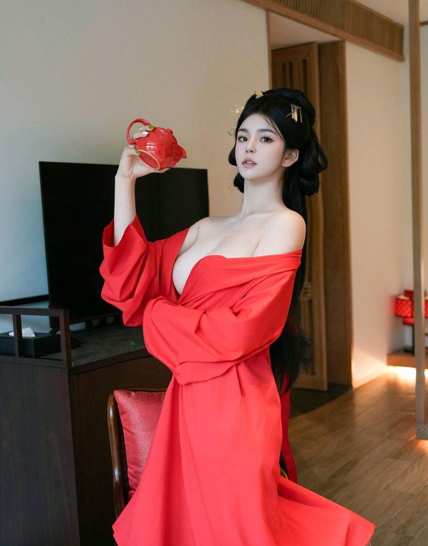 [XiuRen秀人网] 2025.04.09 No.10126 雪糕CiCi [68+1P]