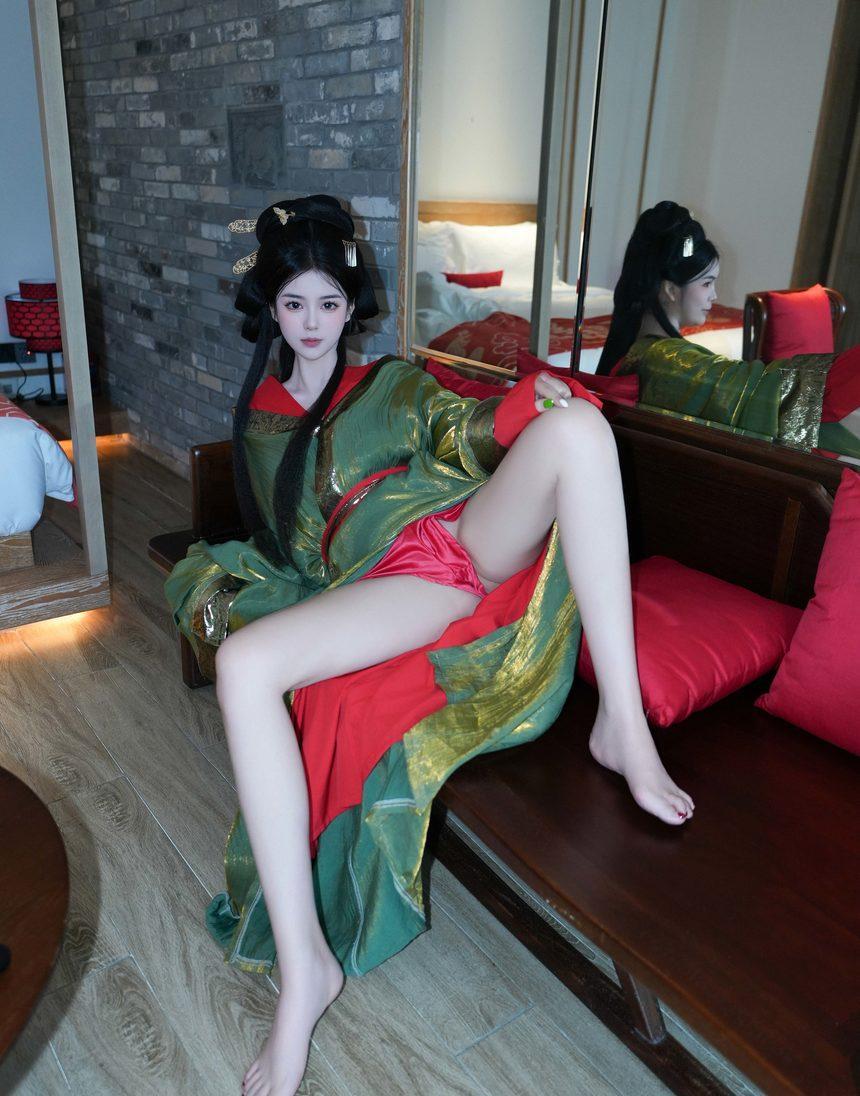 [XiuRen秀人网] 2025.04.09 No.10126 雪糕CiCi [68+1P]