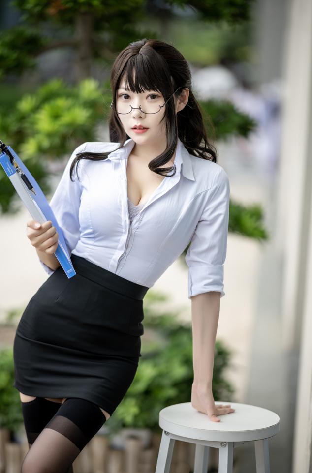 香草喵露露 – NO.040 丝袜西装诱惑[25P-295MB]