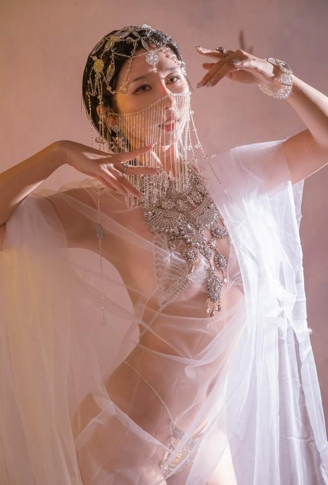 云溪溪 – NO.44 奶桃 Iceland spar冰洲石 [40P-541MB]