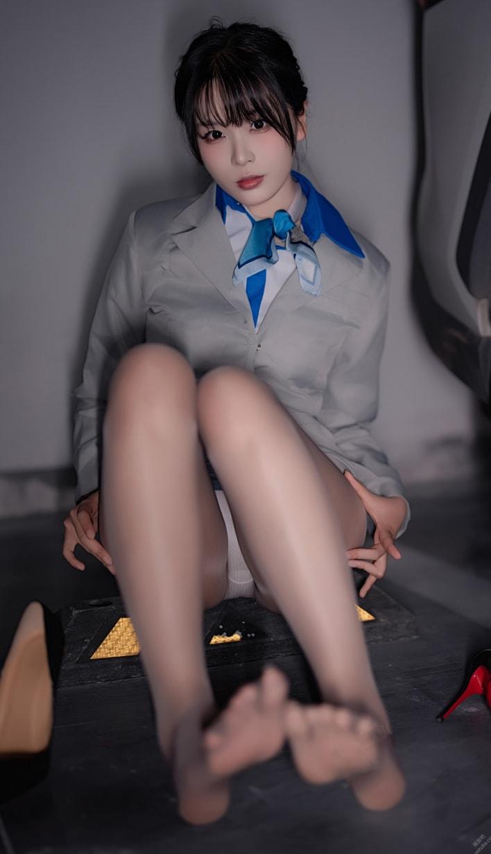 轩萧学姐 生日作 空姐车库+黑斯+灰丝-小编强推